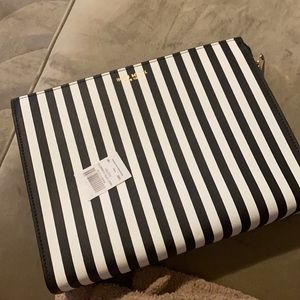 NWT Henri bendel clutch